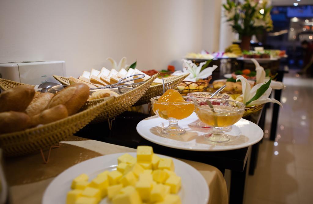 Parklane Hotel